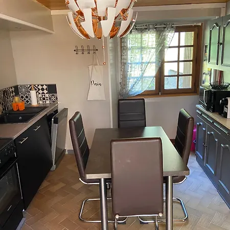 Prés De Luchon, Maison Moderne Сasa de vacaciones