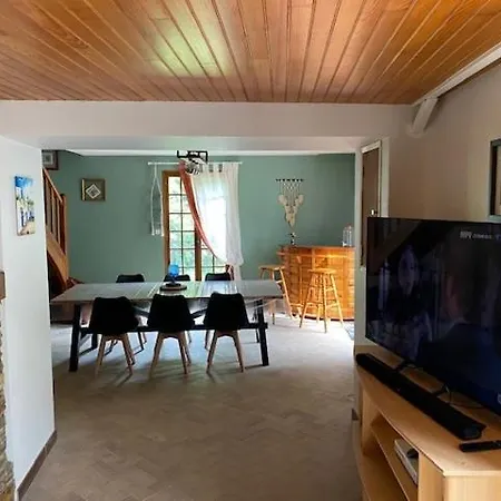 Feriehus Pres De Luchon, Maison Moderne