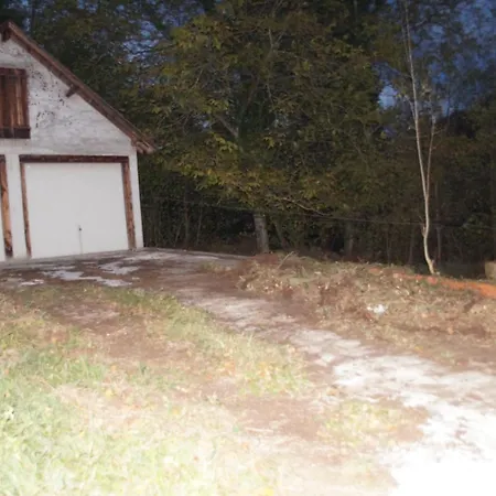 Pres De Luchon, Maison Moderne