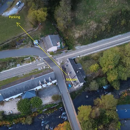 Pres De Luchon, Maison Moderne * Guran