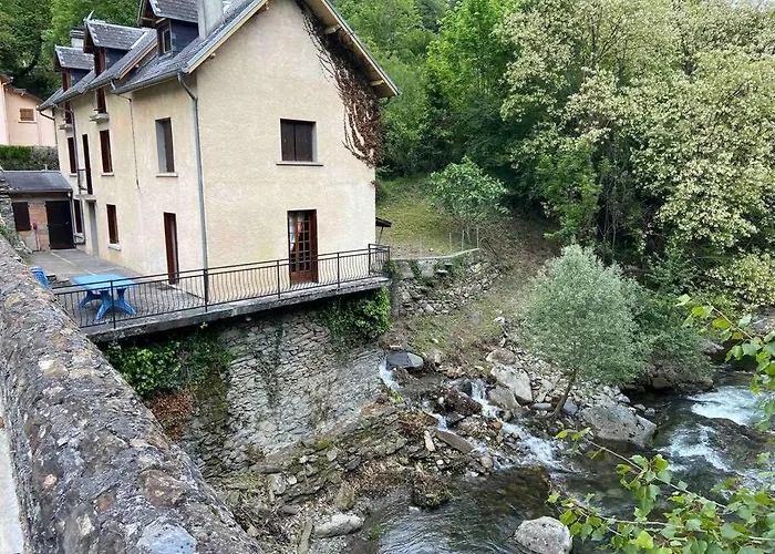 Pres De Luchon, Maison Moderne