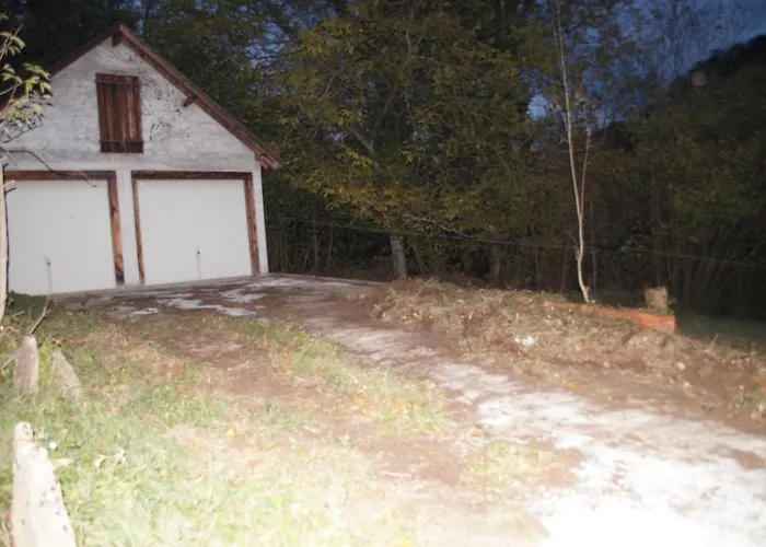 Pres De Luchon, Maison Moderne